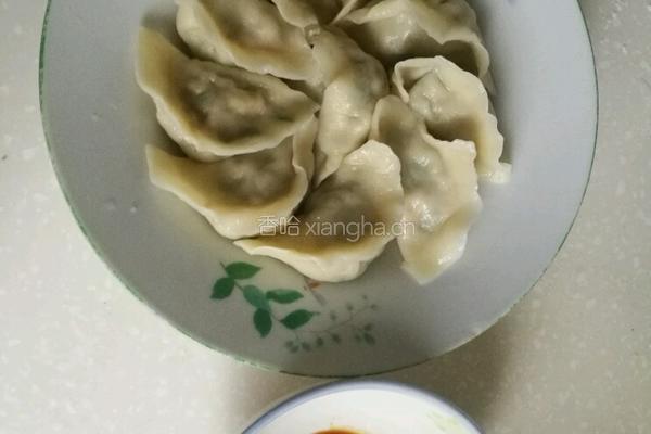 猪肉韭菜鸡蛋水饺的做法图解6