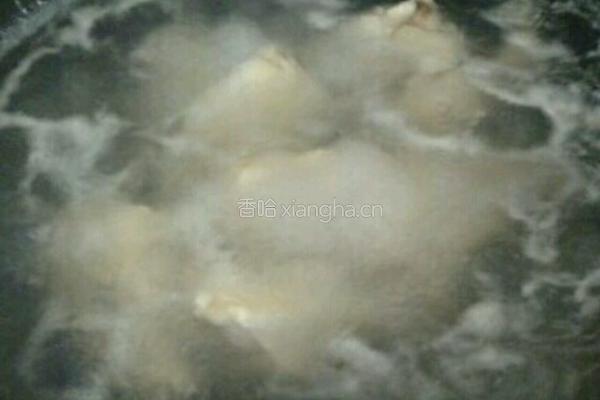 甜蜜吉利(鸡翅根 栗子)的做法图解2