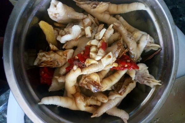 剁椒鸡爪的做法图解6