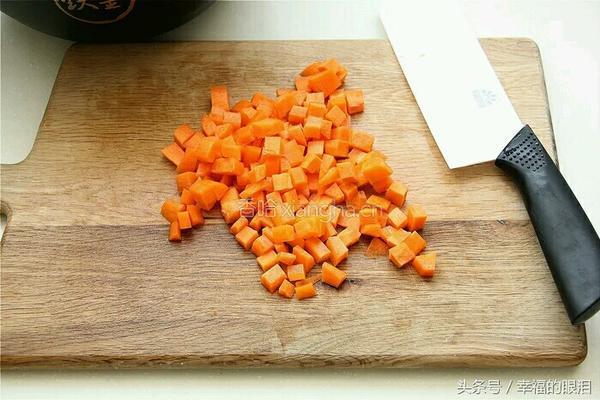 土豆牛肉胡萝卜蒸饭的做法图解2