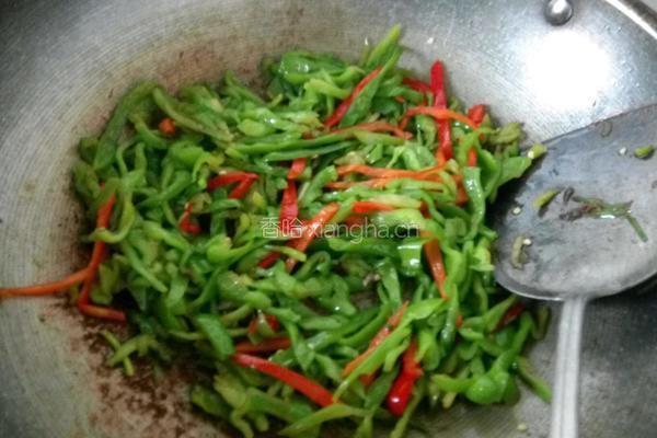 青椒炒肉的做法图解6