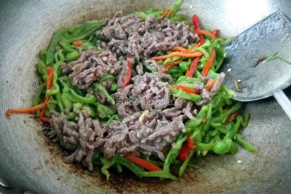 青椒炒肉的做法图解7