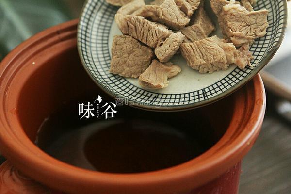 清炖牛肉萝卜汤的做法图解3
