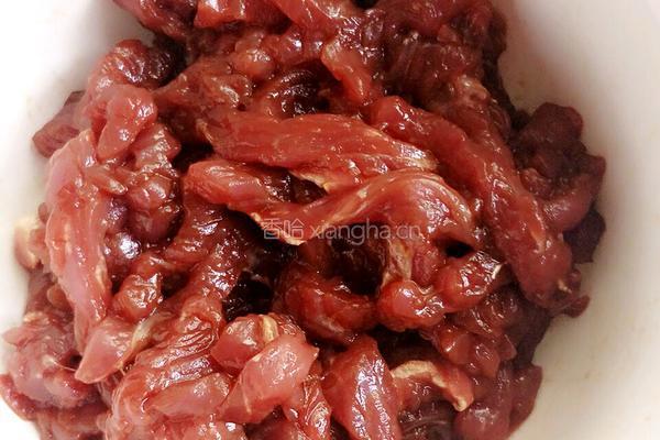 双椒牛肉丝的做法图解1