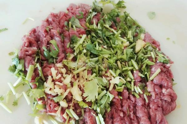 牛肉丸子汤的做法图解3