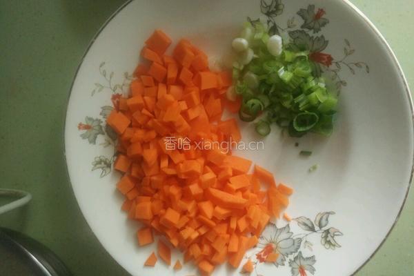 黑椒里脊胡萝卜竹筒饭的做法图解2