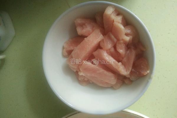 黑椒里脊胡萝卜竹筒饭的做法图解3
