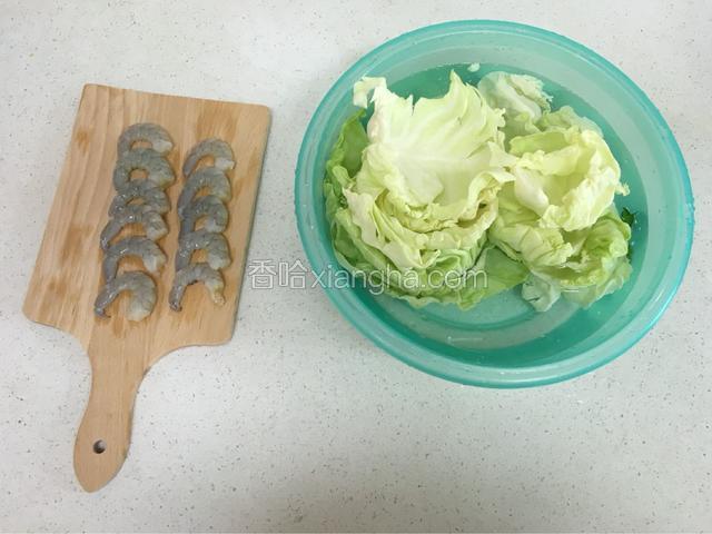 虾取头剥皮挑虾线