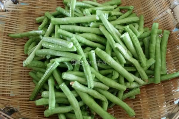豆角焖饭的做法图解2