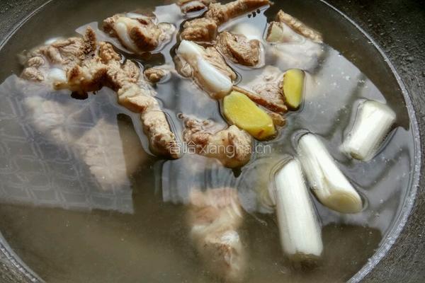 排骨山药汤的做法图解6