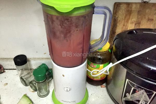鲜榨番茄汁的做法图解3