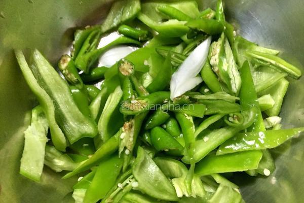 洋葱炒牛肉的做法图解3