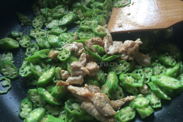 秋葵小炒肉的做法图解6