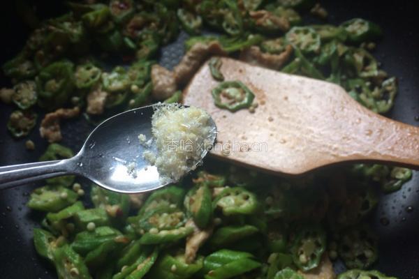 秋葵小炒肉的做法图解8