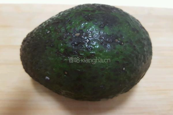 牛油果奶昔的做法图解1