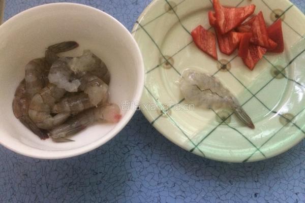 西兰花炒虾球的做法图解3