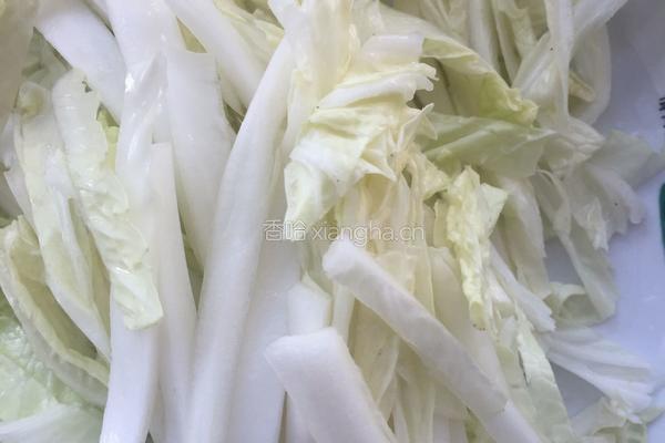 白菜粉条肉的做法图解3