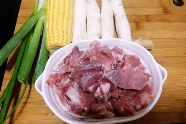 山药玉米排骨汤的做法图解1