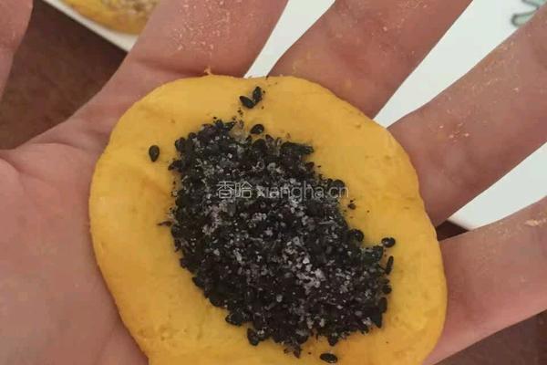 黑芝麻馅南瓜饼的做法图解6