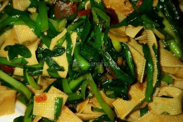 韭菜炒豆皮