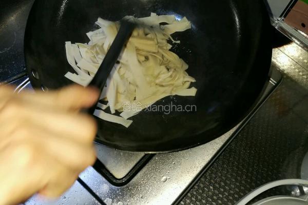 韭菜炒豆皮的做法图解2