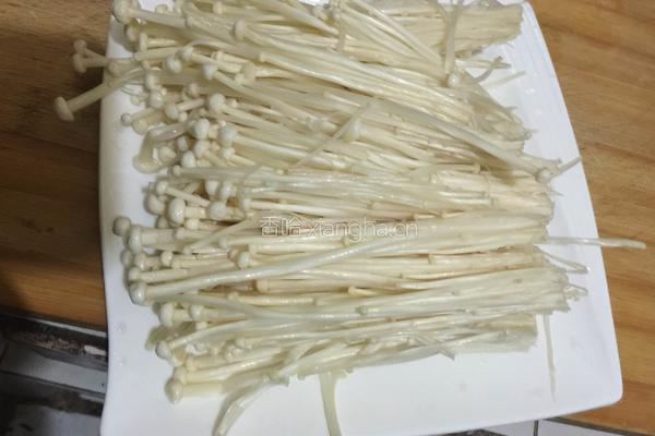 培根金针菇卷的做法图解2
