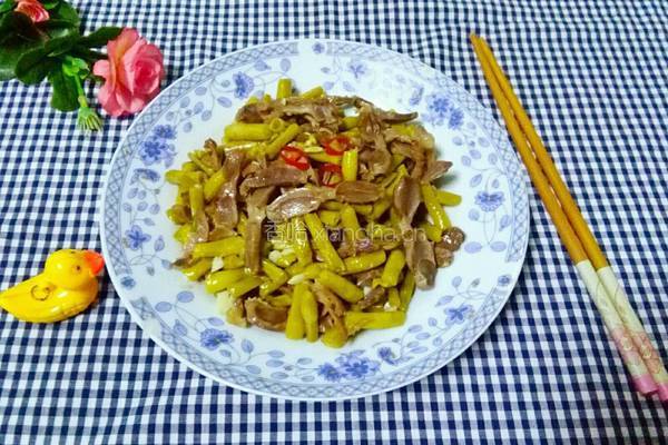 酸豆角炒鸡胗的做法图解13