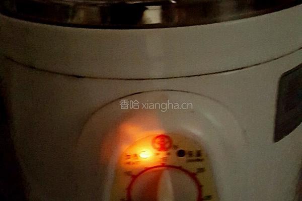 桂圆莲子红豆粥的做法图解3