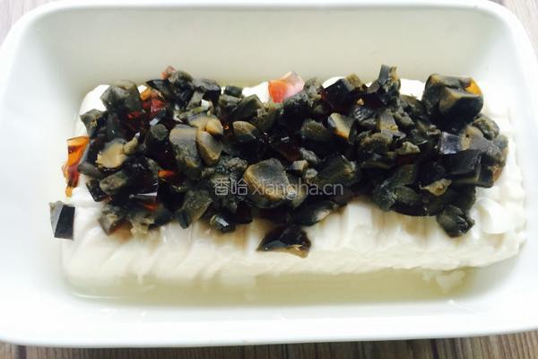 松花蛋拌豆腐的做法图解4