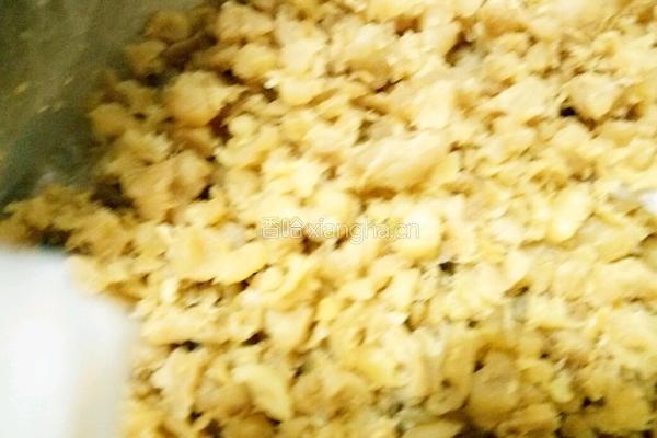 火腿菜脯粒鸡蛋饼的做法图解3