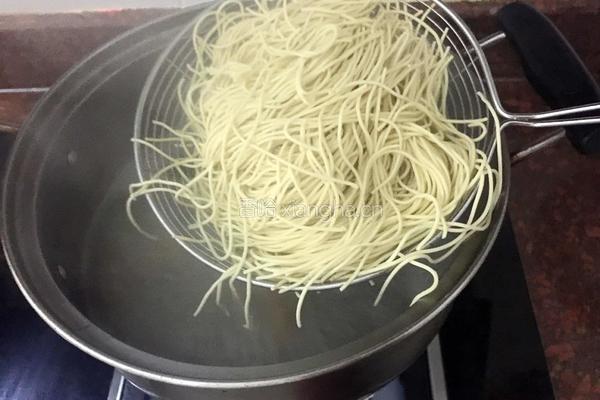火腿沙茶酱拌面的做法图解4
