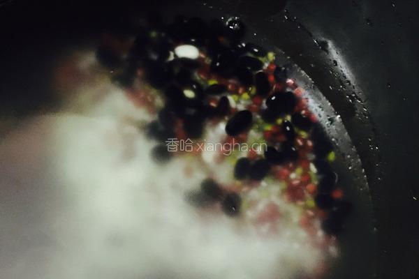 红豆黑豆大米粥的做法图解8