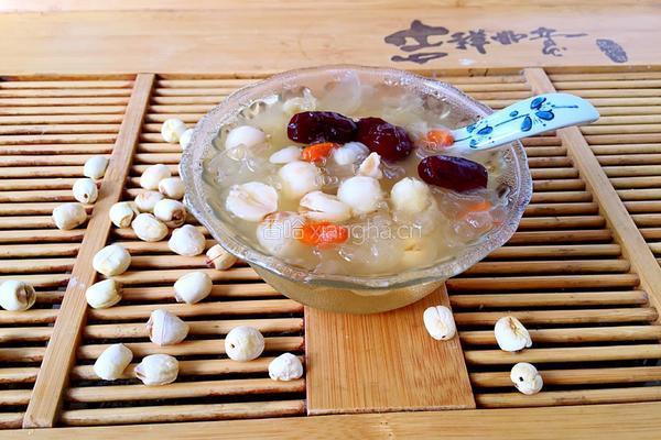 冰糖银耳莲子羹的做法图解7