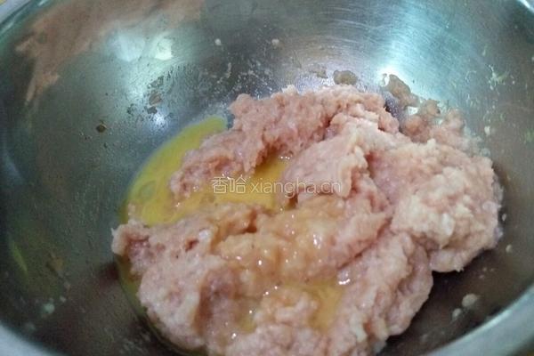 菠菜蘑菇汆丸子汤的做法图解3
