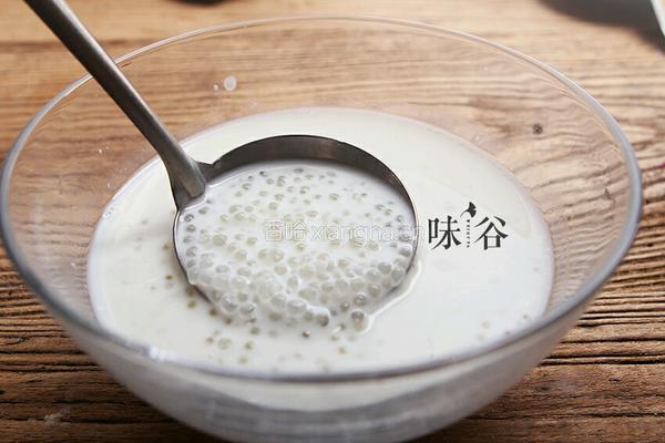香蕉牛奶西米露的做法图解6