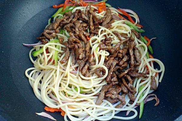 黑椒牛柳炒意粉的做法图解10