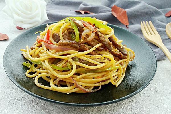 黑椒牛柳炒意粉的做法图解13