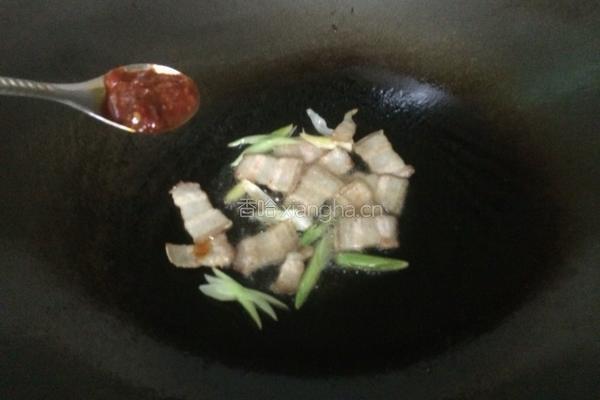 大蒜炒豆干的做法图解7