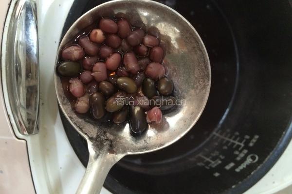 双豆小米粥的做法图解3