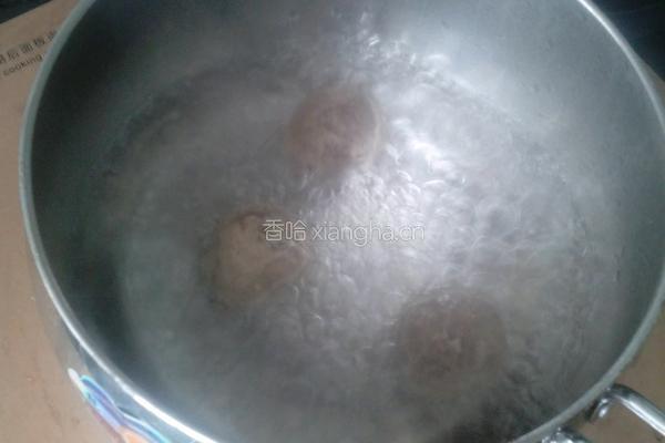 牛肉丸子汤的做法图解2