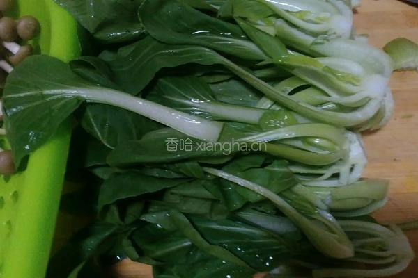 蟹味菇炒小油菜的做法图解3