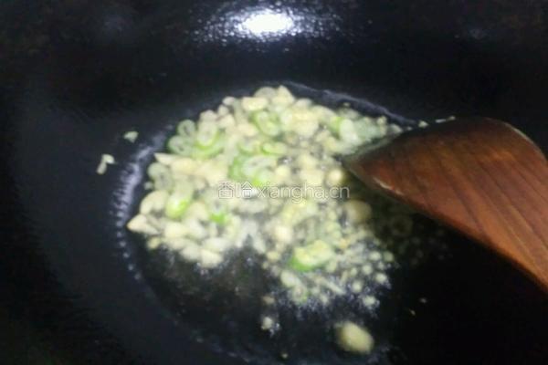 蟹味菇炒小油菜的做法图解7