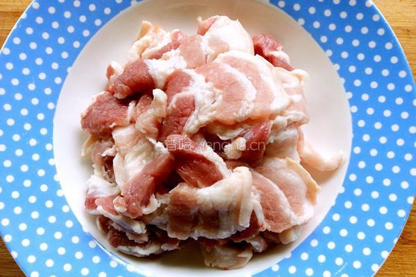 辣白菜炒五花肉的做法图解2