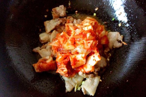 辣白菜炒五花肉的做法图解6