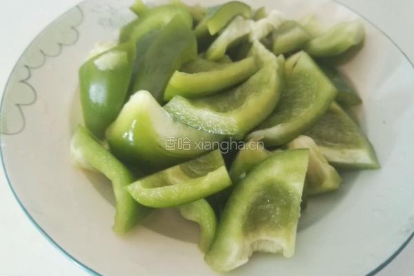 酸辣青椒肉丝的做法图解2