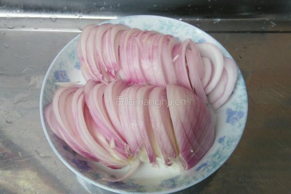 洋葱炒瘦肉的做法图解3