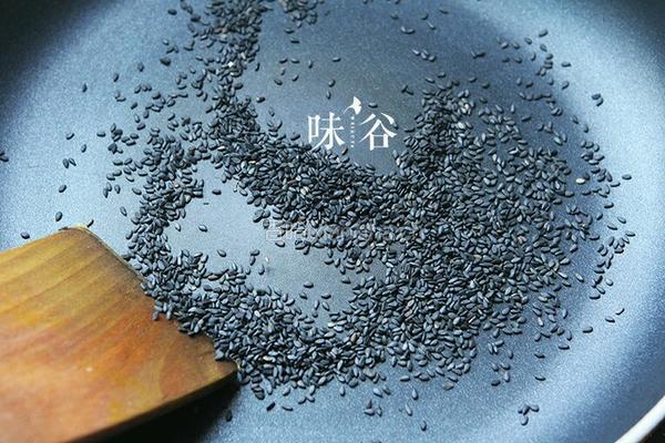 核桃芝麻燕麦粥的做法图解2