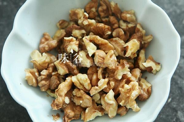 核桃芝麻燕麦粥的做法图解3