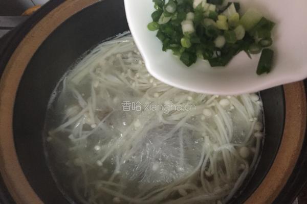 金针菇排骨汤的做法图解8