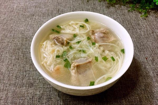 金针菇排骨汤